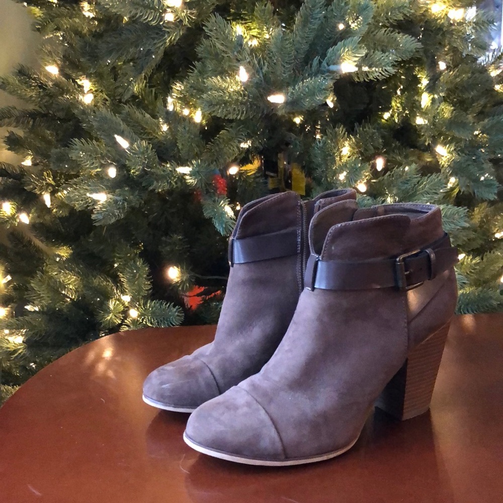 Brown limelight booties never worn